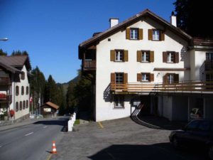 Haus (Wohnung befindet sich im 2. OG)