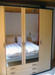 Schlafzimmerschrank