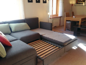 Wohnzimmer - ausziehbare Couch (2 Schlafplätze mit je 80x200cm)